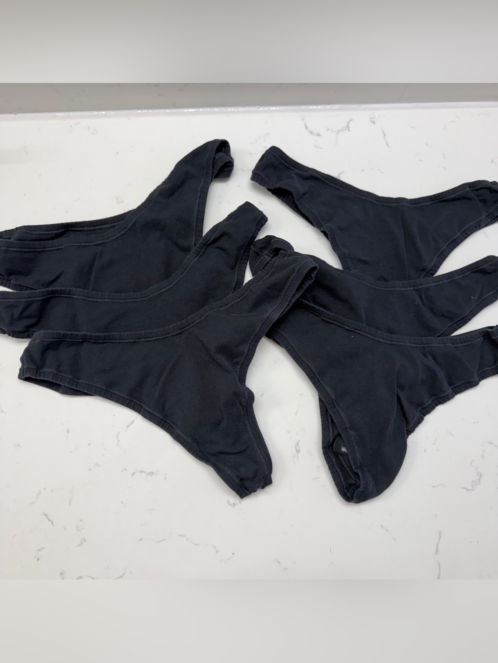 Quince 100% Organic Cotton Black Thongs Size Medium